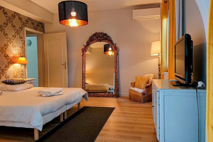 Gîte pour 8 personnes, avec jacuzzi et piscine, animaux acceptés à Castelnau-le-Lez - 2