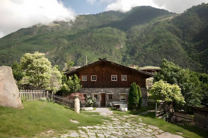 Ganze Wohnung, Apartment „Machapuchare - Juval Oberortlhof“ mit Bergblick, Gemeinschaftsgarten und Wlan in Juval, Kastelbell-Tschars
