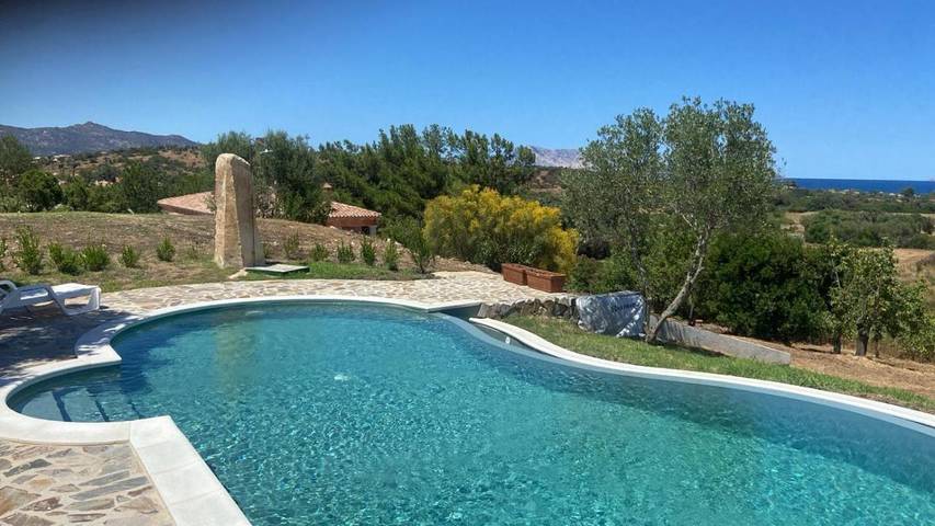 Chambre d’hôte pour 2 personnes, avec vue ainsi que piscine et jardin à San Teodoro - 2