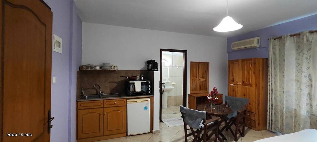 Location de vacances pour 3 personnes, avec vue et jardin, adapté aux familles dans Panormos - 3