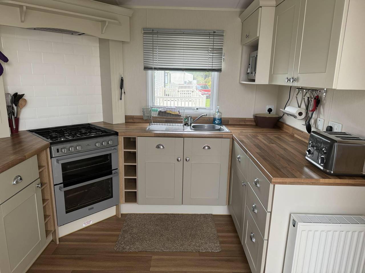 Heacham Beach Caravan-Sleeps 6-Pets Ok-Parking in Heacham, Norfolk Coast
