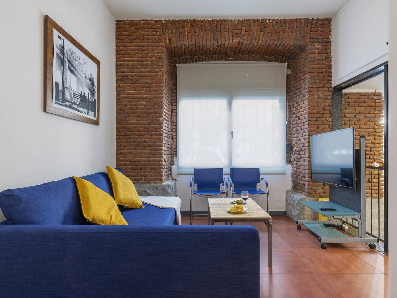 Entire vacation apartment, Homeabout Imperial Apartment Iv in Arganzuela, Madrid