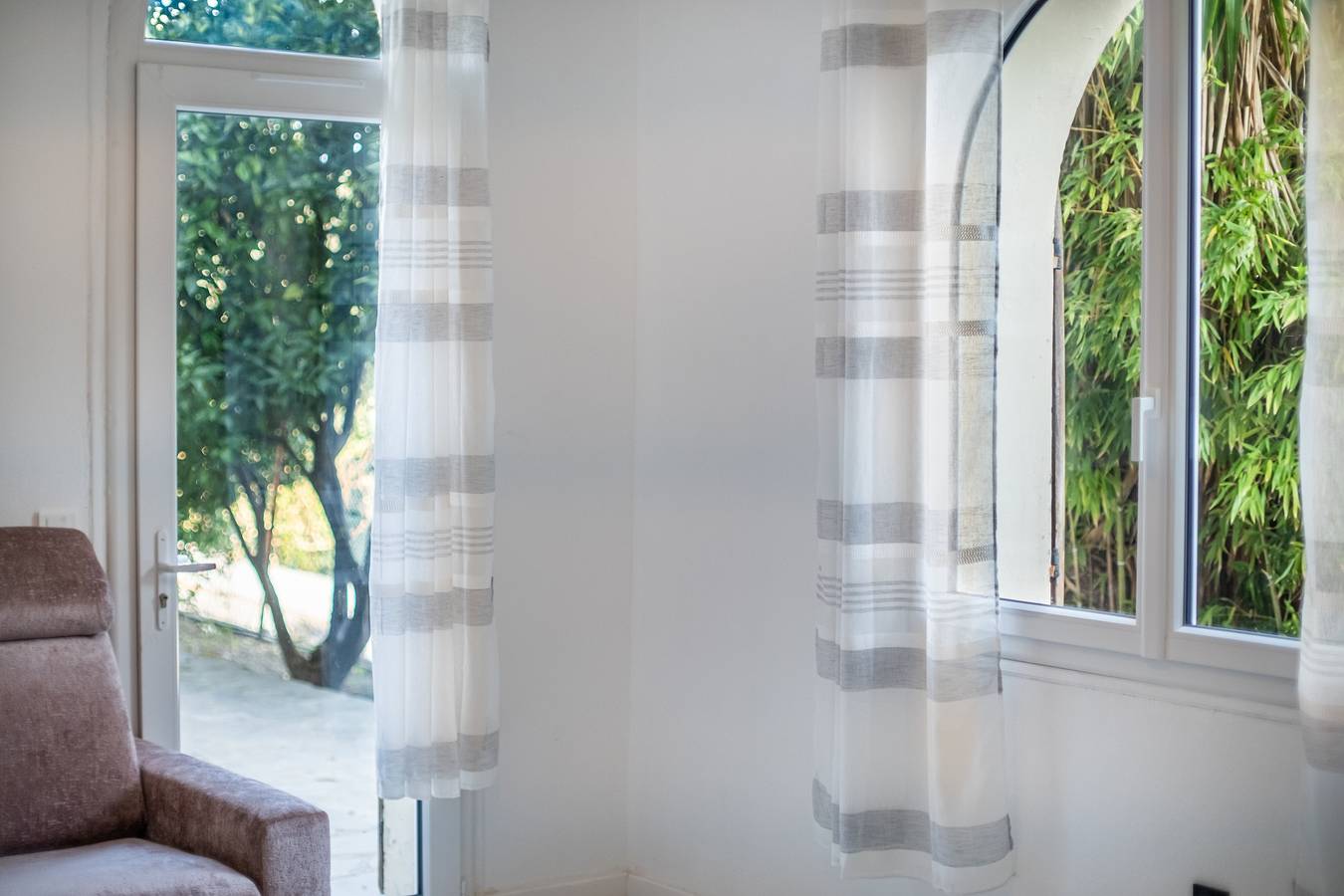 Entire studio, Studio Apartment 'Rubis' with Private Terrace, Wi-Fi and Air Conditioning in Nice (France), Mediterranean Coast (France)
