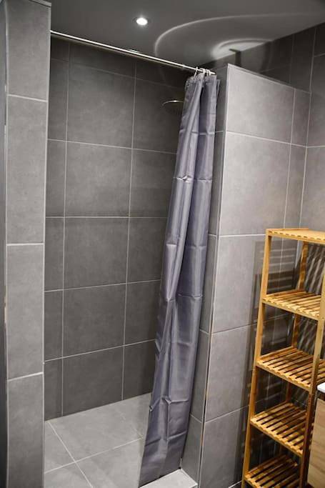 Appartement entier, Logement in wood (400 mètres de Pairi Daiza) in Brugelette, Hainaut