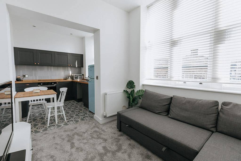 Entire apartment, St Marys Apartment // 1 Bedroom Modern Accommodation In The Market Town Penistone, Peak District, Uk in Penistone TC, South Yorkshire