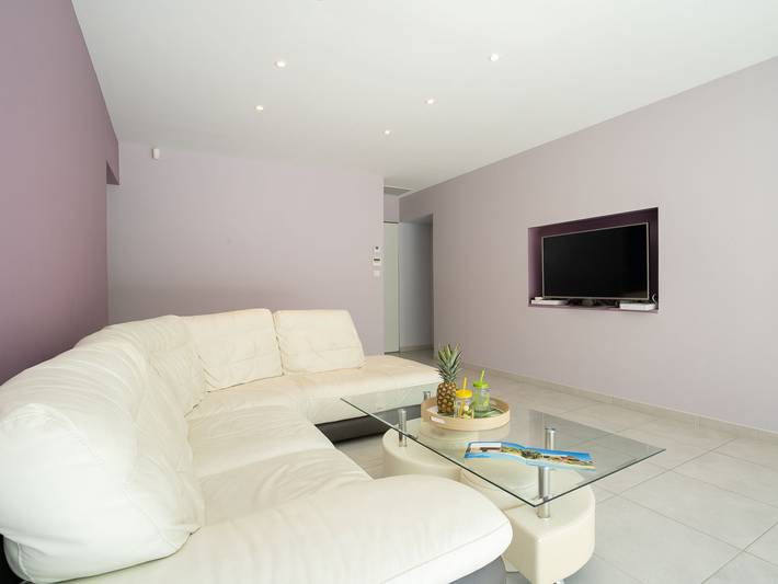 Location de vacances pour 10 personnes, avec jardin ainsi que piscine et terrasse, animaux acceptés au Grau-d'Agde - 3