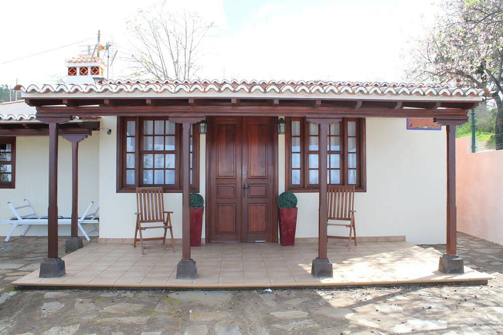 Falcon Crest Cottage in Fagundo, Puntagorda