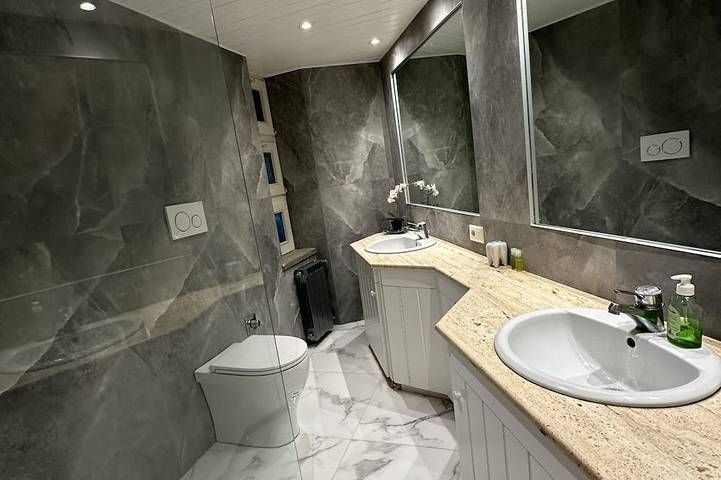 Location de vacances pour 10 personnes, avec jardin et jacuzzi à Fregene - 2