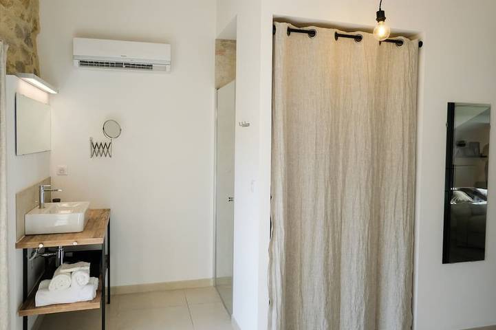 Gîte pour 3 personnes, avec balcon ainsi que piscine et jardin dans La Ceze La Roque Sur Ceze - 3