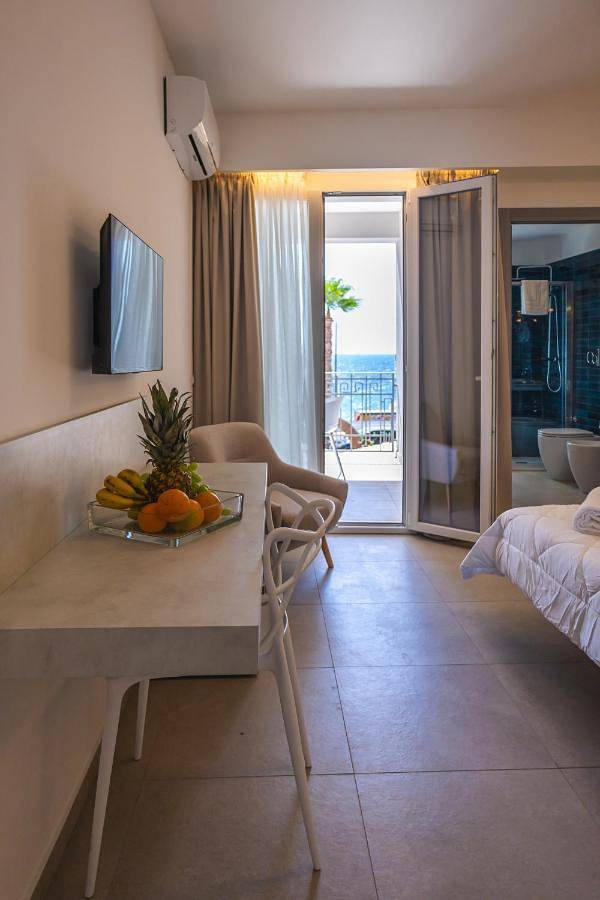 Gîte pour 2 personnes, avec terrasse et vue à Letojanni - 3