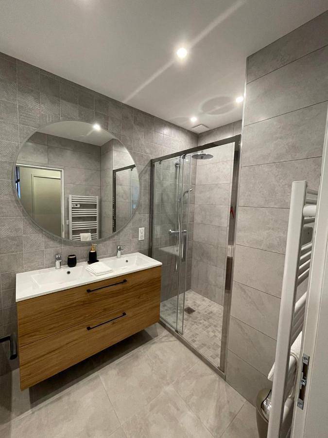 Appartement entier, 3 pièces neuf au cœur de Grasse - tout à pied - Wi-Fi & parking in Grasse, Côte méditerranéenne (France)