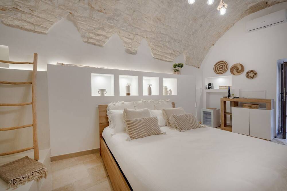 Appartamento intero, Guesthost - La Dimora di Aline - Stanza Iris in Conversano, Provincia di Bari