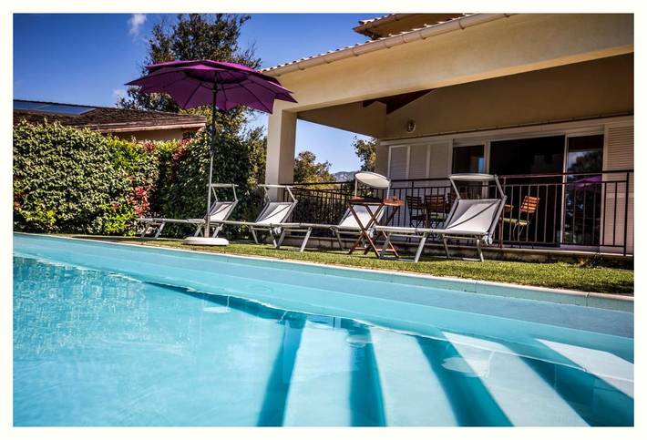 Maison de vacances pour 6 personnes, avec jacuzzi ainsi que jardin et piscine