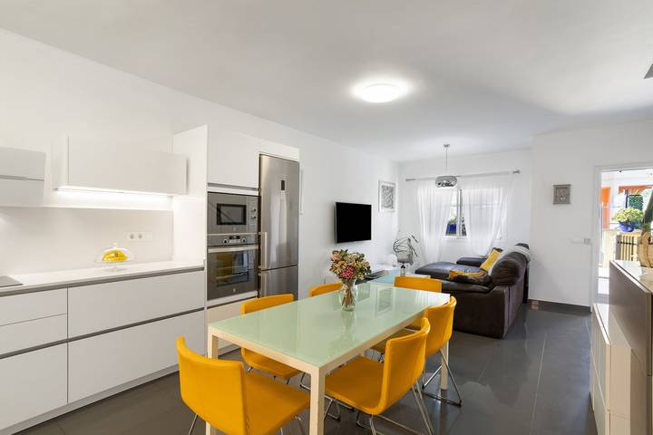 Casa de vacaciones 'Sunset Meloneras' con piscina compartida, Wi-Fi y aire acondicionado in Maspalomas, San Bartolomé de Tirajana