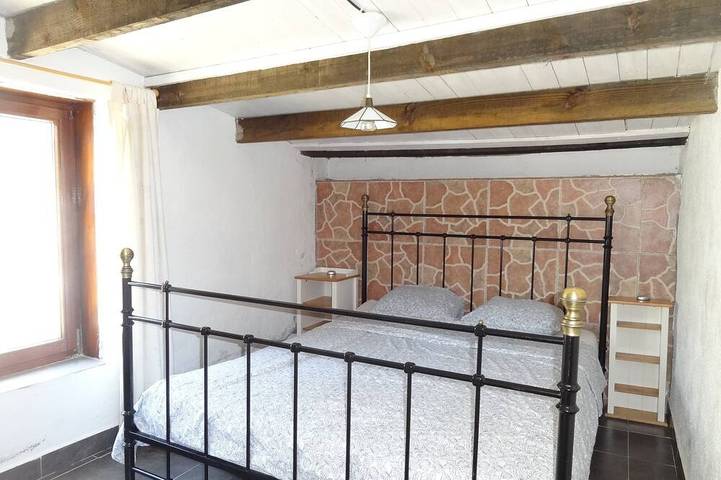 Gîte pour 4 personnes, avec terrasse ainsi que piscine et jardin à El Perelló - 2