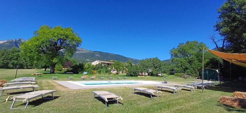 Campeggio per 2 persone, con piscina e giardino - 1