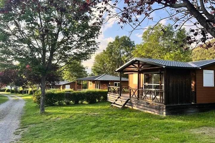 Gîte pour 6 personnes, avec terrasse à La Bréole
