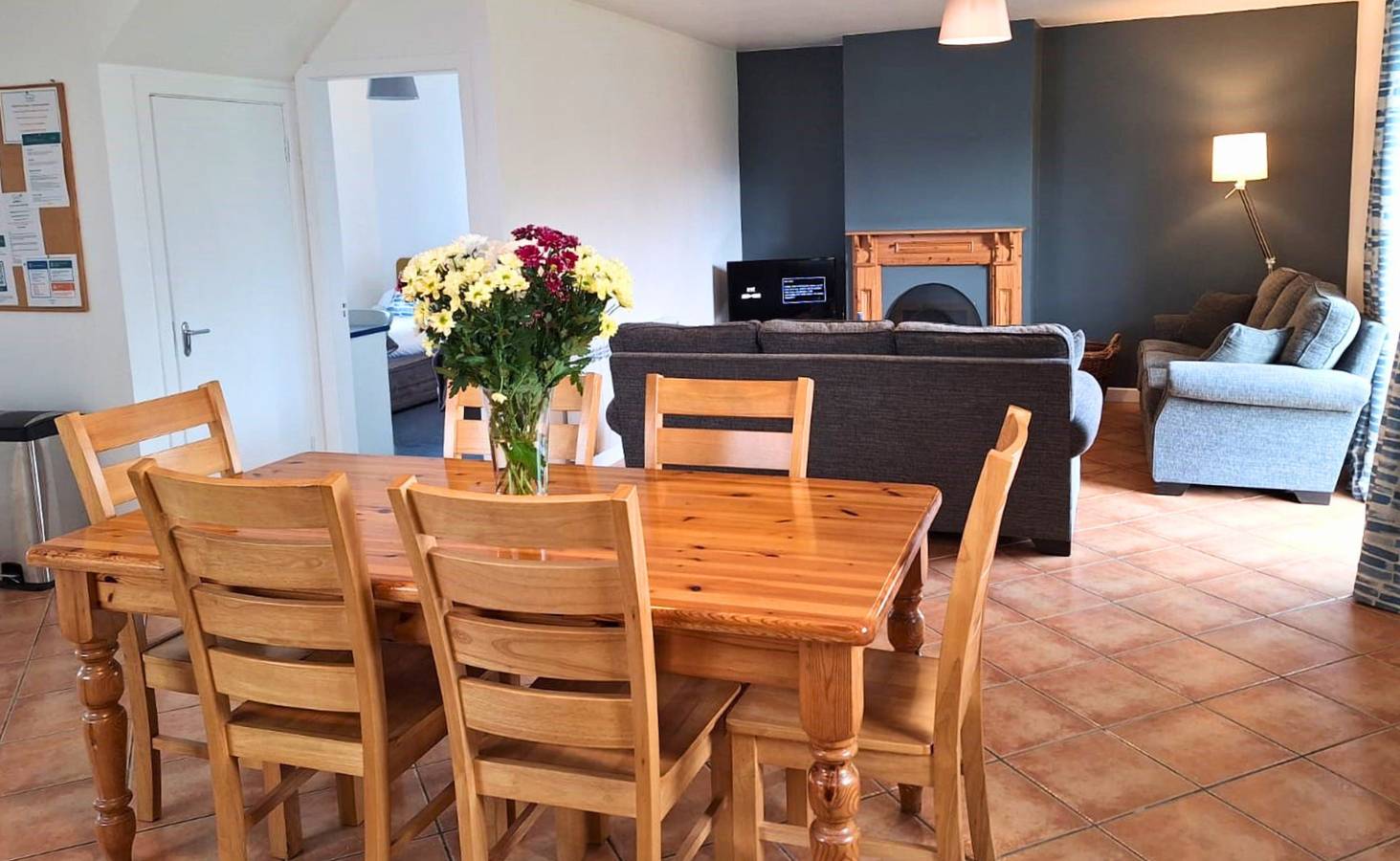 Entire holiday apartment, Dingle Harbour Cottages (3 Bed - Sleeps 6) in Dingle Peninsula
