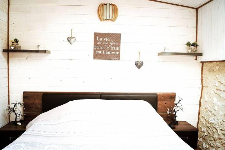 Location de vacances pour 4 personnes, avec sauna et piscine ainsi que jacuzzi et terrasse à Saint-Antoine-de-Breuilh - 3