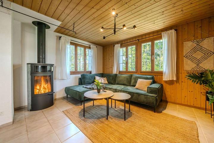 Gîte pour 6 personnes, avec jacuzzi et jardin dans Axalp
