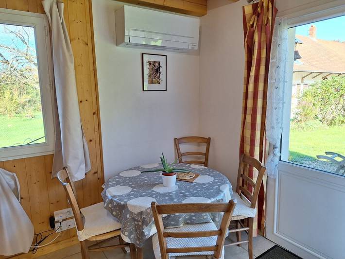 Gîte pour 3 personnes, avec jardin et terrasse dans le Jura - 4