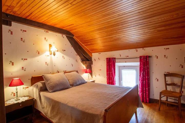 Gîte pour 8 personnes, avec terrasse et jardin à Doissat - 4