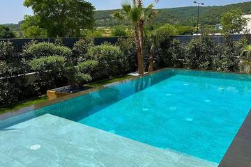 Cottage pour 7 personnes, avec piscine à Montarnaud