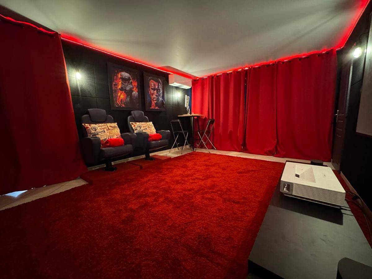 Appartement entier, Cinéma Room - La Valette - Toulon - Hyères in La Valette-du-Var, Côte méditerranéenne (France)