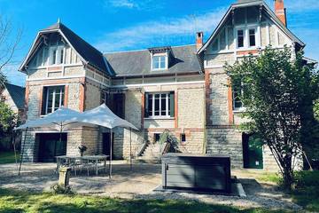 Gîte pour 15 personnes, avec jacuzzi et jardin dans Colligis Crandelain