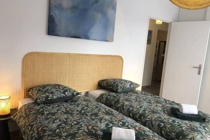 Gîte pour 4 personnes, avec balcon dans Esplanade du Lac ( Aix-les-Bains) - 2