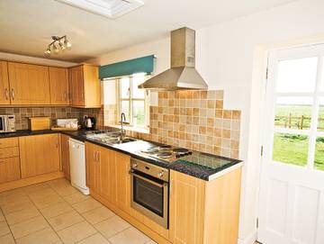 Vacation Rental for 8 Guests in Minshull Vernon, Cheshire, Picture 3