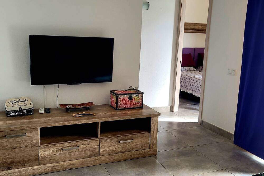 Appartement entier, Appartamento con Piscina in Cala en Bosc, Ciutadella