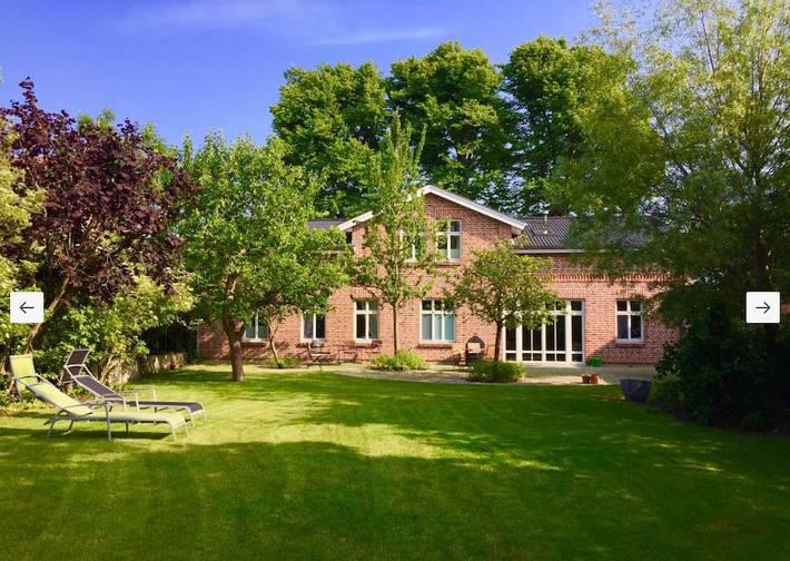 Ferienhaus für 15 Personen, mit Balkon/Terrasse und Terrasse sowie Garten und Sauna