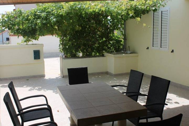 Ferienhaus in Preko mit Meerblick, Terrasse, Klimaanlage, W-Lan (4571-1) in Plaža Jaz, Poljana