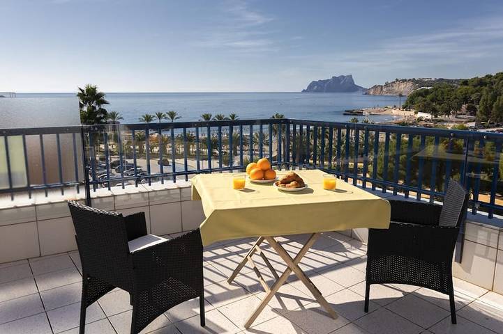 Apartment for 6 people, with terrace, with pets in Moraira