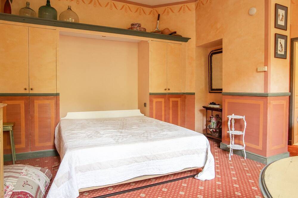 Entire apartment, Studio in Montbrun Castle with Pool in Montbrun-les-Bains, Nyons region