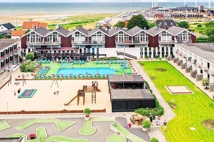 Ferienwohnung für 6 Personen, mit Balkon und Pool in Bønnerup Strand