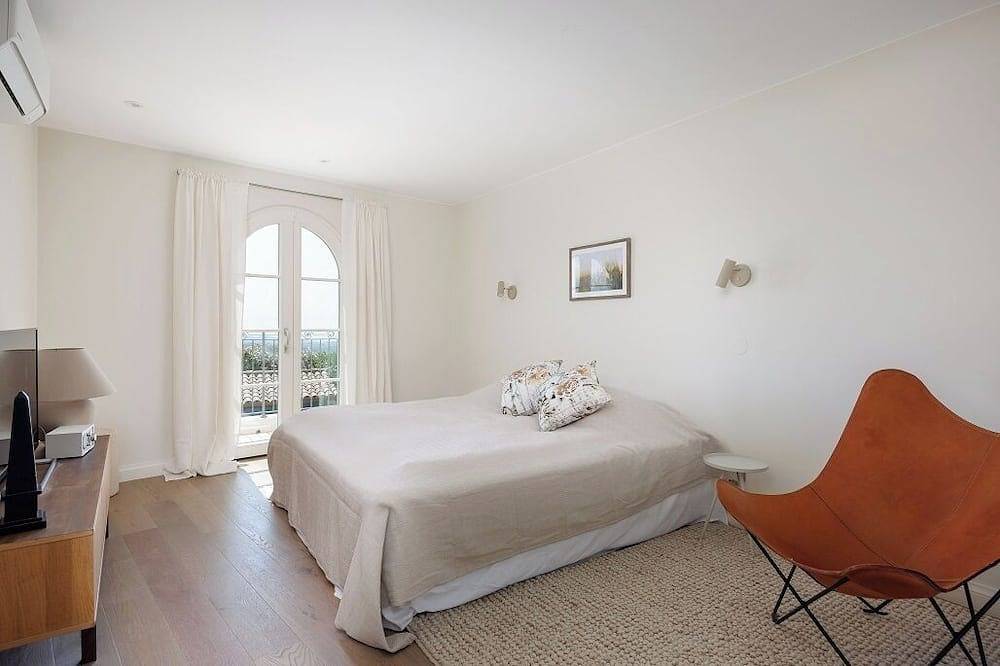 Villa de luxe nichée à quelques minutes de Saint-Paul-de-Vence vue panoramique in Vence, Côte méditerranéenne (France)