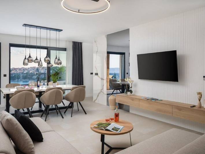 Villa pour 8 personnes, avec sauna et jardin ainsi que terrasse et piscine, animaux acceptés à Okrug Gornji - 2