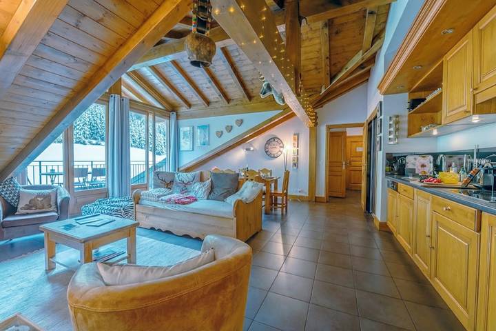 Entire apartment, V Loriaz 44: Beside Ski Lift; Pool, Sauna & Gym in Vallorcine, Bonneville region