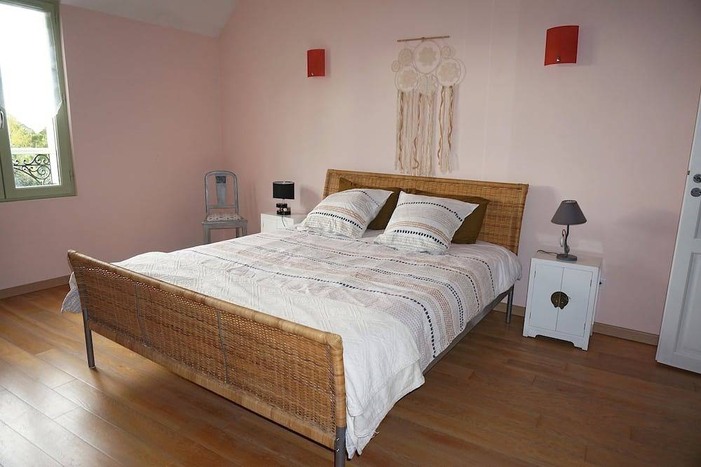 La Maison de Nicole in Mousseaux-sur-Seine, Yvelines