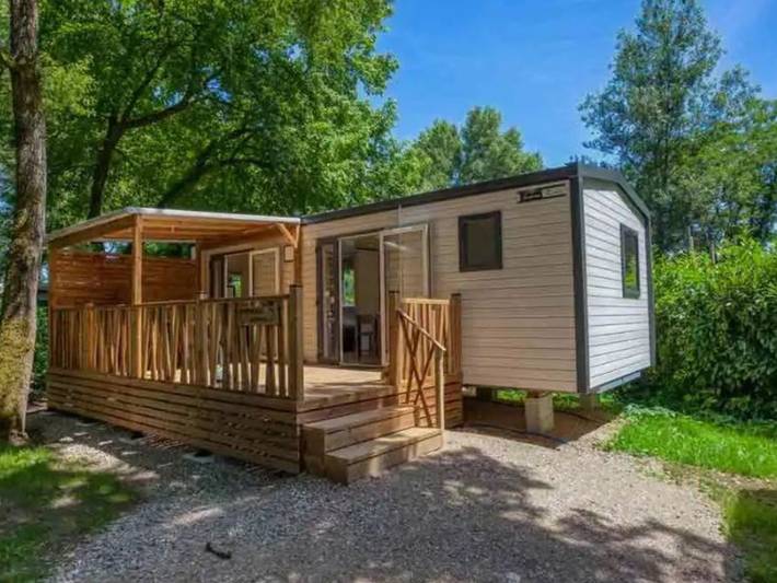 Mobil home pour 4 personnes, avec piscine et terrasse à Girac