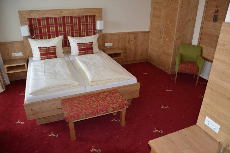 Landgasthof Hotel Rössle - Einzelzimmer Classic in Böhmenkirch, Albsteig Etappe 6