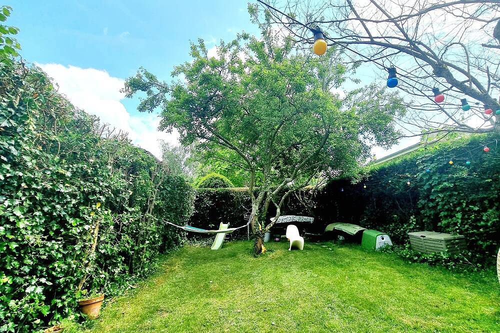 Appartement entier, \"L'Hotel A La Maison\": Appartement Independant Dans Maison Saint Cloud in Saint-Cloud, Hauts-de-Seine