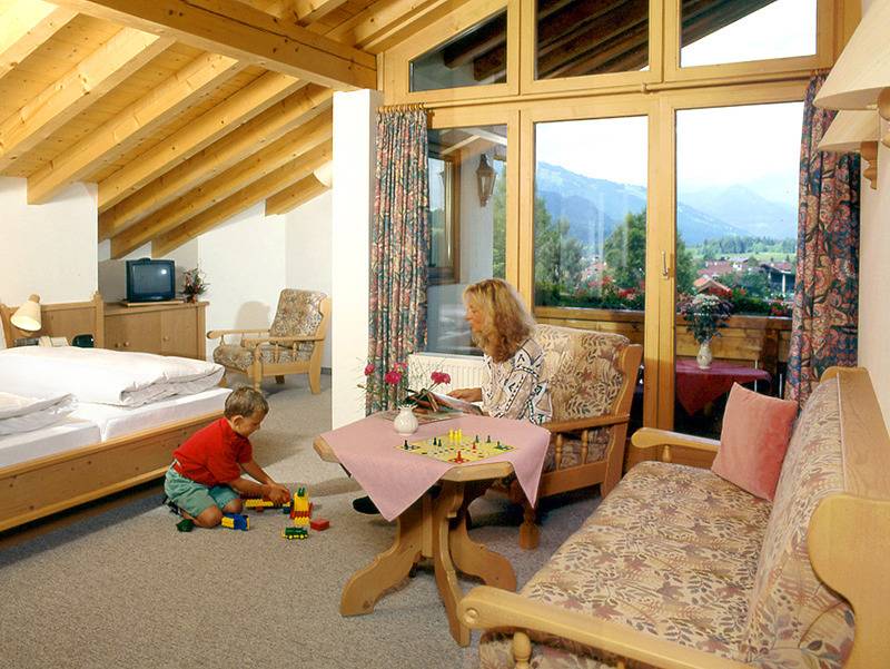 Gästehaus Alpenrose - (4) Doppelzimmer mit Dusche/Wc in Reit im Winkl, Bayerische Alpen