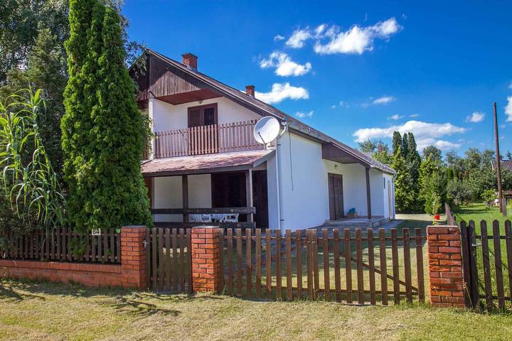 Ferienhaus für 5 Personen, mit Balkon und Garten