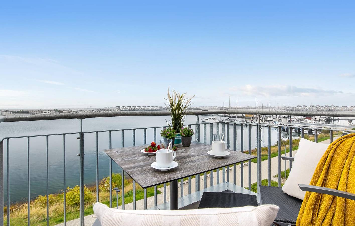 Ganze Ferienwohnung, Apartment mit Meerblick, Terrasse, Parkplatz und TV, 1 km zum Strand in Olpenitz, Kappeln