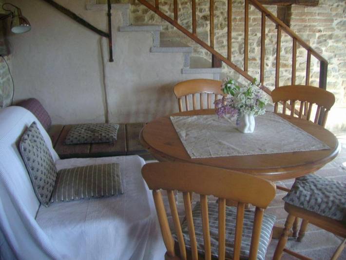 Location de vacances pour 8 personnes, avec jardin ainsi que piscine et terrasse à Piandimeleto - 4