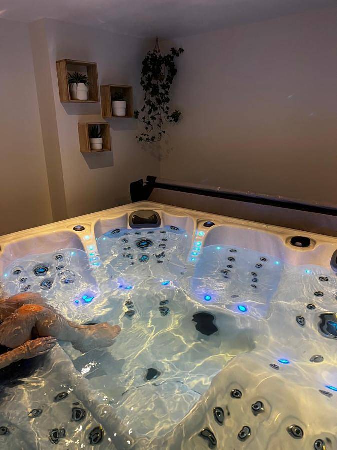 Appartement entier, Maison cosy avec jacuzzi privatif proche Reims in Braine, Aisne