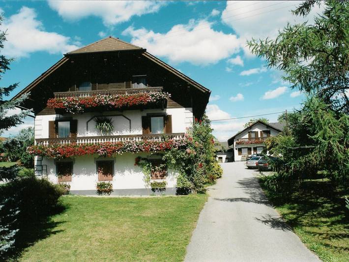 Ferienwohnung für 5 Personen, mit Balkon und Pool sowie Garten in Pischelsdorf am Kulm